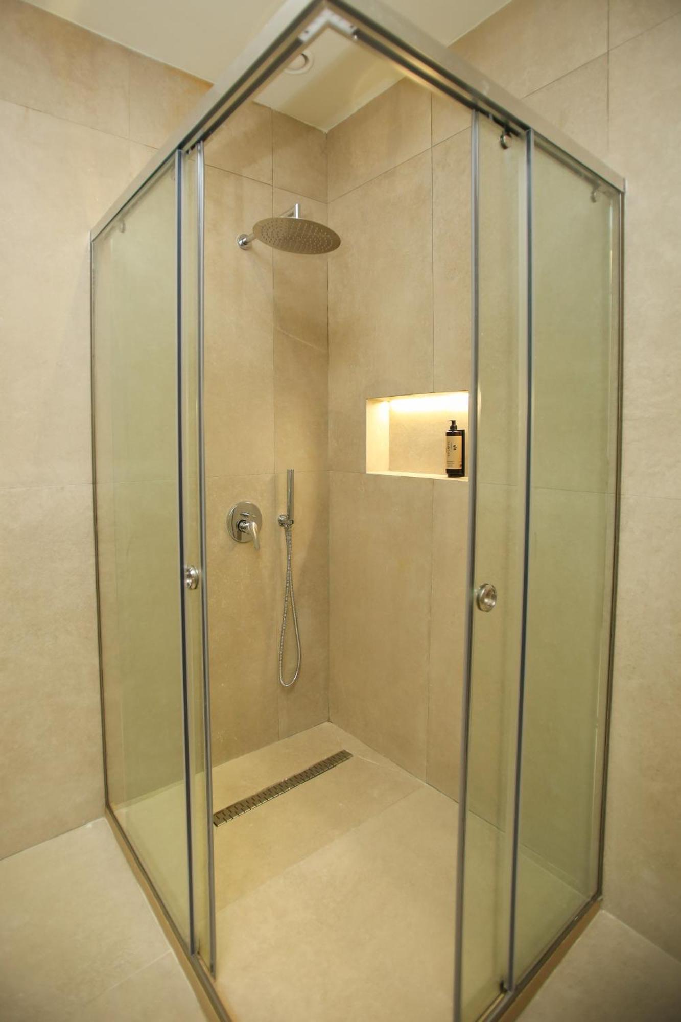 Hotel Brooklyn Vlorë 外观 照片