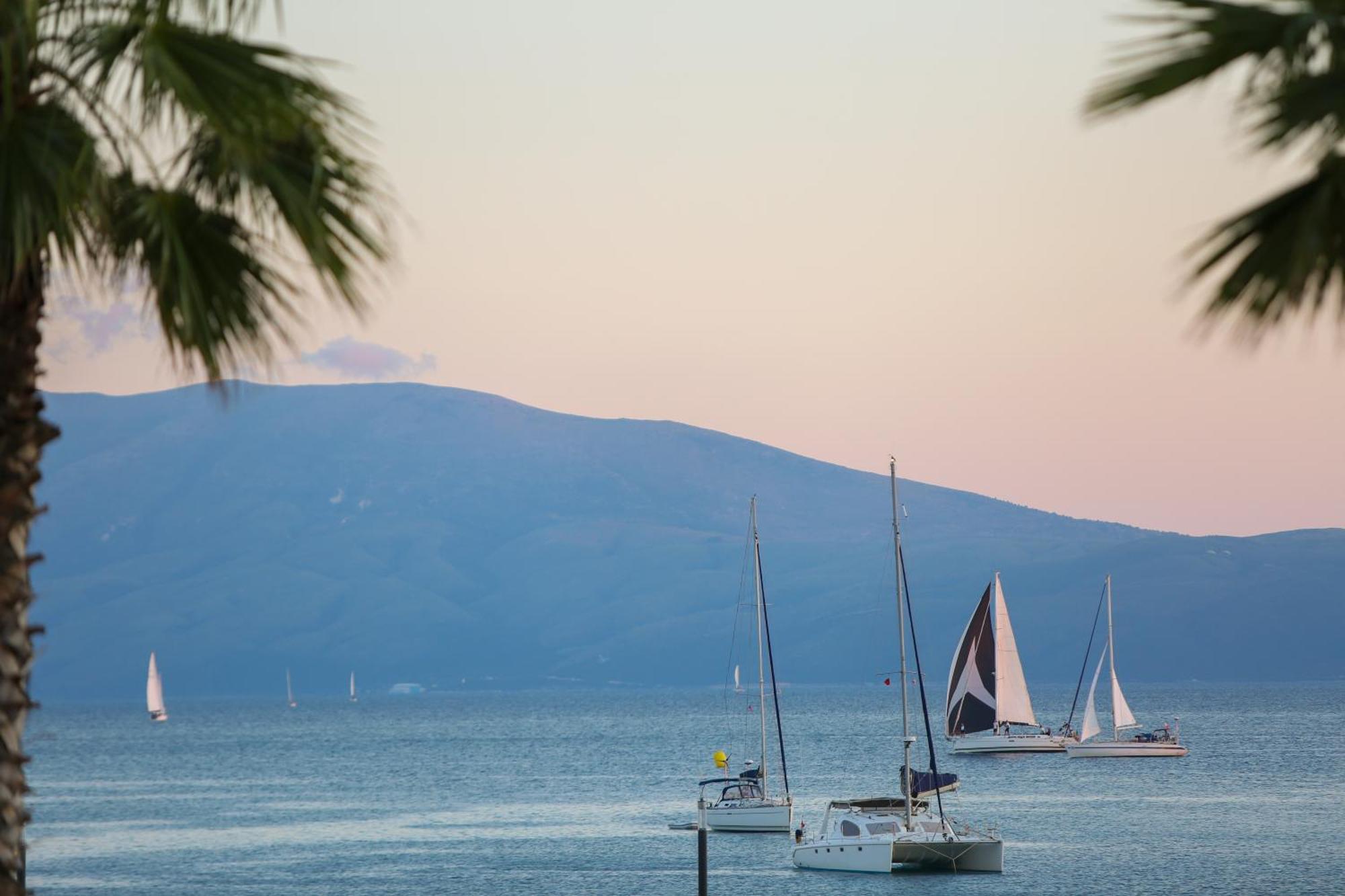 Hotel Brooklyn Vlorë 外观 照片